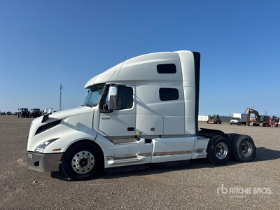2019 Volvo VNL 6x4 T/A Sleeper Truck Tractor