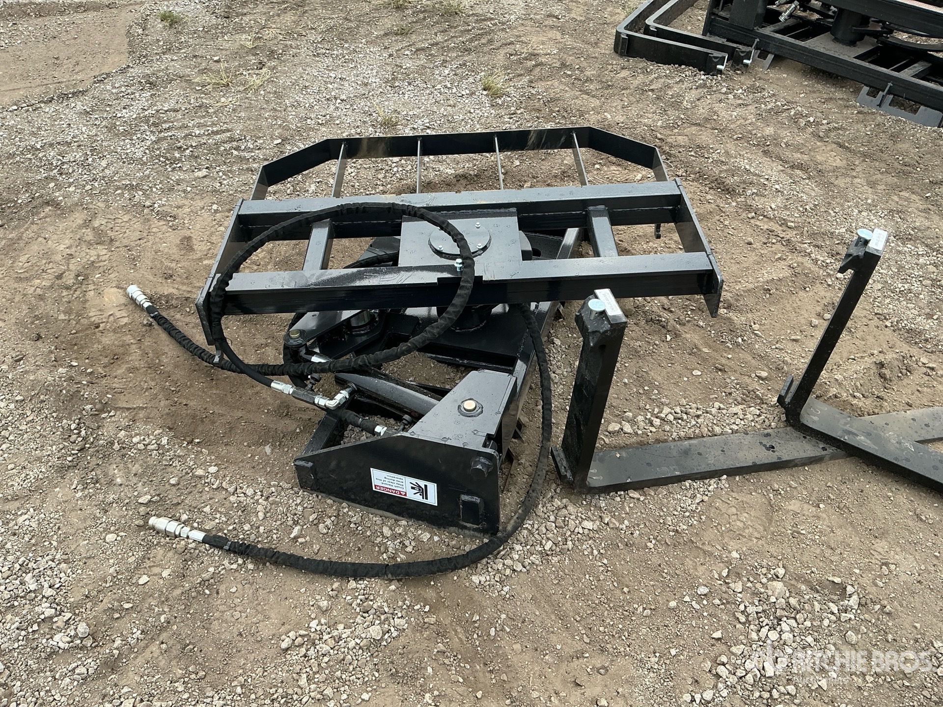 2026 ARTEER RPT-42L 60 in Rotating Hydraulic Skid Steer Forks (Unused)