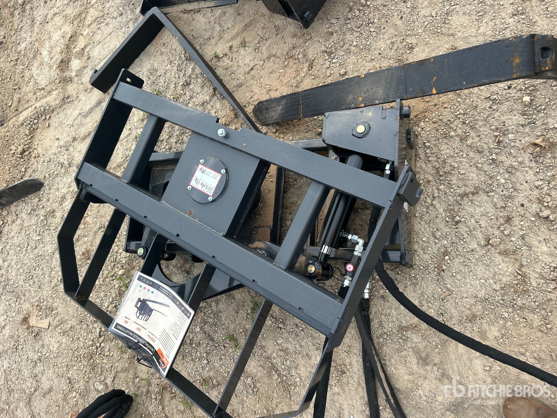 2026 ARTEER RPT-42L 60 in Rotating Hydraulic Skid Steer Forks (Unused)