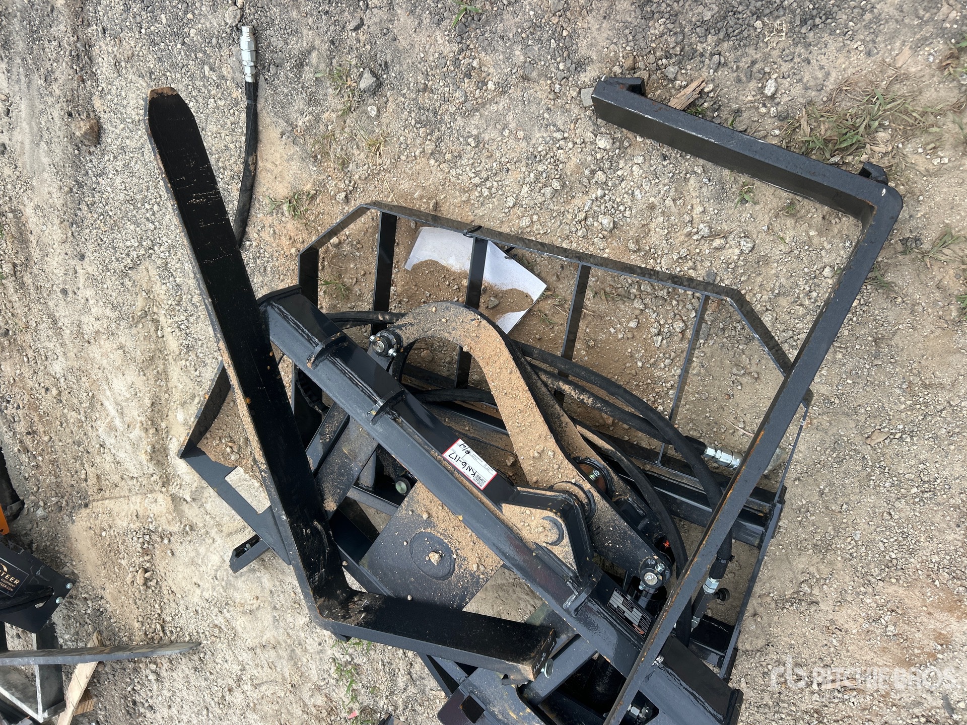 2026 ARTEER RPT-42L 60 in Rotating Hydraulic Skid Steer Forks (Unused)