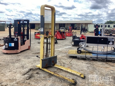 Manual Hydraulic Pallet Stacker