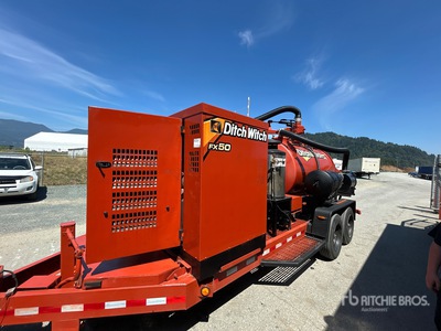 2015 Ditch Witch FX50 800 gal T/A Hydro وحدة الحفر بالشفط