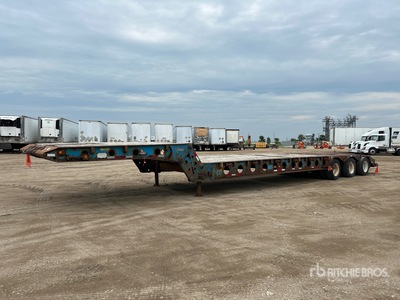2005 Gerrys 53 ft Tri/A Folding Neck Trailer