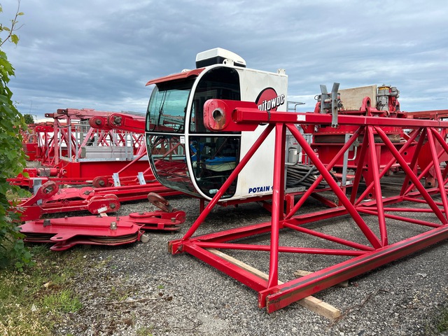 2004 (unverified) Potain MD560 M40 44 ton Hammerhead Tower Crane 2004 (unverified) Potain MD560 M40 44 ton Hammerhead Tower Crane