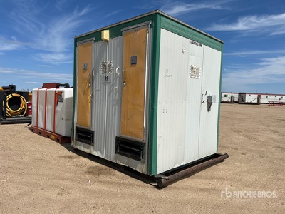 2000 Roadway Trailers Cabanacan 9 ft x 8 ft Skid-Mounted Washcar
