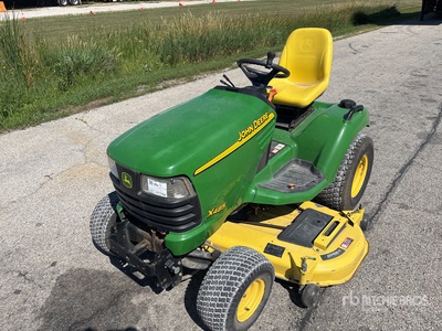 John Deere X485 Tondeuse à gazon