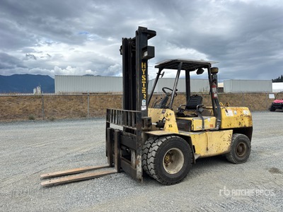 1998 Hyster H110XL 9900 lb Pneumatic Tire Forklift