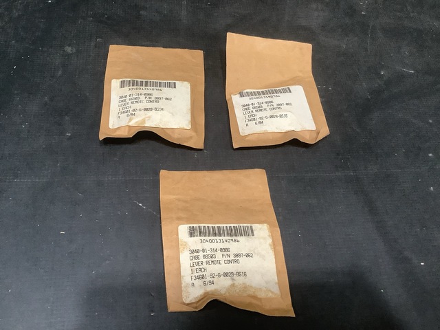 (72) Woodward 3897-062 Remote Control Levers