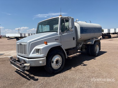 1998 Freightliner FL70 4x2 Water Truck