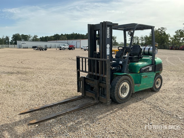 Clark C45L 8050 lb Pneumatic Tire Forklift