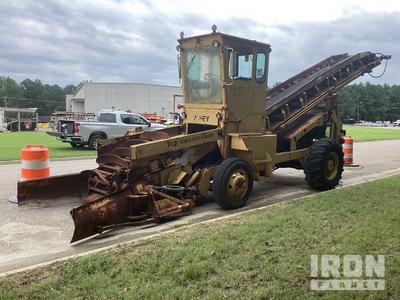 1986 Athey 712D Windrow Elevator