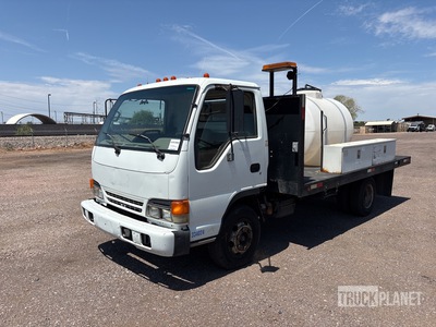 2005 Isuzu NPR 4x2 Camion à Plateau