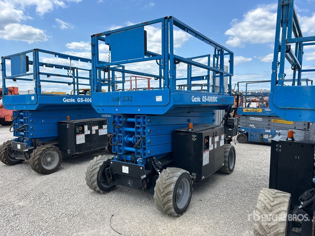 2015 Genie GS-4069DC Electric Scissor Lift