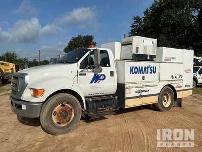 2013 Ford F-750 XLT 4x2 Lube Truck