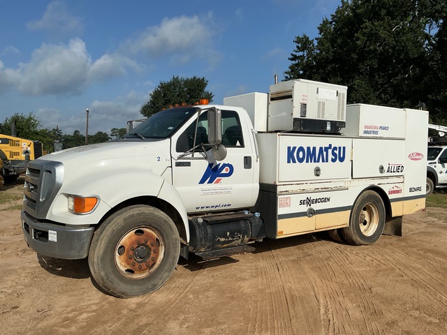 2013 Ford F-750 XLT 4x2 Lube Truck