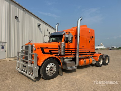 2006 Peterbilt 379 6x4 Sleeper Truck Tractor