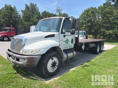 2005 International 4400 6x4 Camion à Plateau