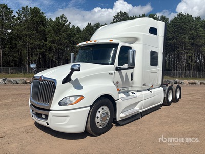 2022 International LT625 6x4 تراكتور شاحنة كابينة النوم (ثنائية المحور)