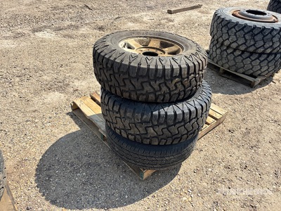 Quantity of Various Sizes Opony