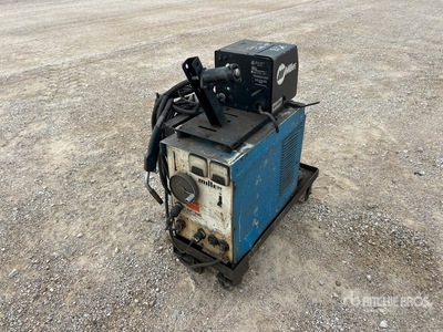 Miller CP-200 200 A Mobile MIG Electric Welder