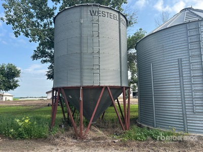 Westeel-Rosco +/- 1850 bu 5 Ring Hopper Grain Bin