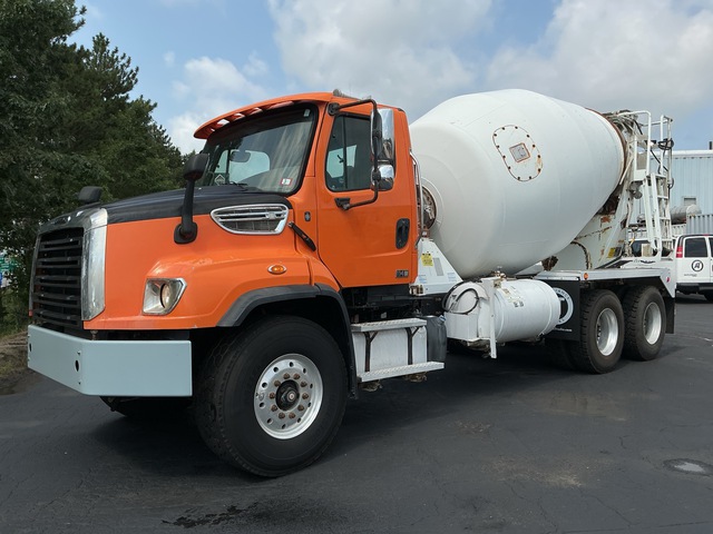 2017 Freightliner 114SD 6x4 Mixer Truck 2017 Freightliner 114SD 6x4 Mixer Truck