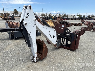 Melroe 811 60 in Digging Skid Steer Bucket