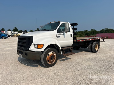 2005 Ford F-750 4x2 Ciężarówka z płaską platformą