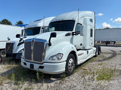 2021 Kenworth T680 6x4 Cabeza Tractora Cabina Dormitorio (Inoperable)