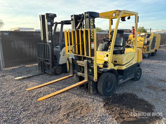 2019 Hyster H50XT 4750 lb Pneumatic Tire Forklift (Inoperable)