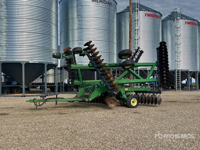 John Deere 650 30 ft Tandem Discos