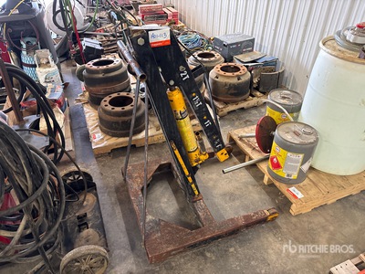 Powerfist 2 Ton Hydraulic Shop Crane