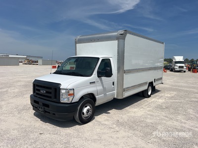 2022 Ford E350 4x2 Furgoneta caja cerrada