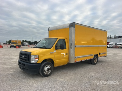 2022 Ford E350 4x2 شاحنة فان
