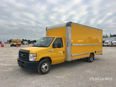 2022 Ford E-350 4x2 Furgonetka