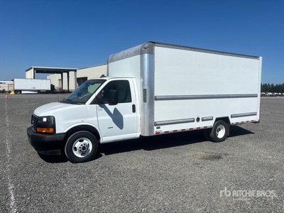 2022 GMC Savana G3500 4x2 バントラック