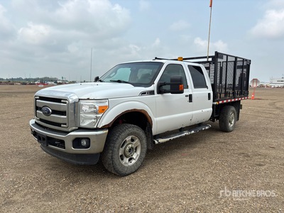 2016 Ford F-350 XLT 4x4 Crew Cab Flatbed Truck