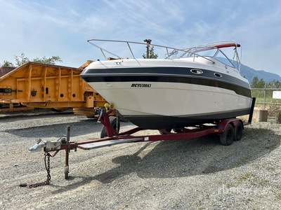 Four Winns 238 Vista DLX 22 ft Bateau avec cabine