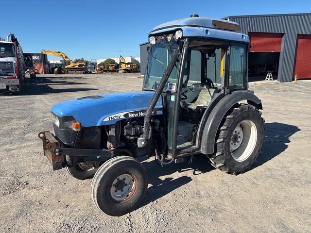 2005 New Holland TN75V 2WD Tractor 2005 New Holland TN75V 2WD Tractor