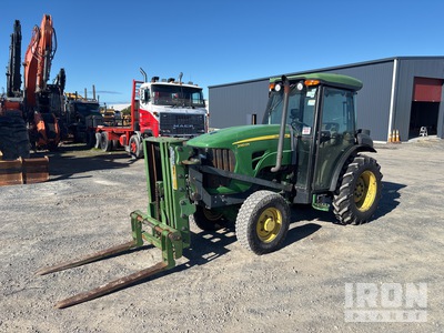 2015 John Deere 5083EN 4WD Tractor