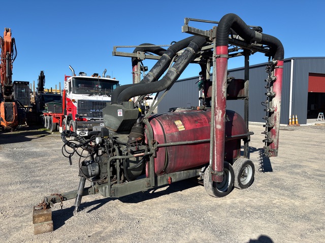 2018 Silvan D20GS-2RG T/A Vertical Boom Pull-Type Sprayer