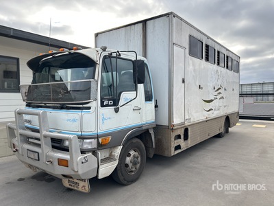 1999 Hino Camion fourgon