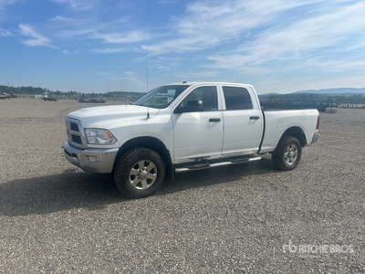 2015 Ram 3500 4x4 Crew Cab Pickup