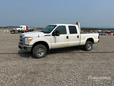 2013 Ford F-350 4x4 Crew Cab Pickup