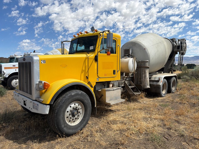 2007 Peterbilt 357 8x4 Mixer Truck