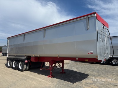 2021 Moore 9.6 m Tri/A End Dump Trailer