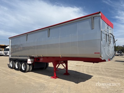 2021 Moore 9.6 m Tri/A End Dump Trailer