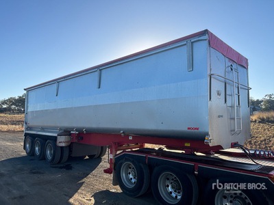 2021 Moore 9.5 m Tri/A End Dump Trailer