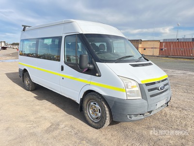 2011 Ford Transit 12 Fourgonnette de passagers