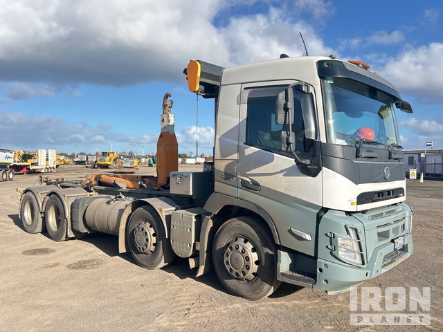 Hooklift Trucks